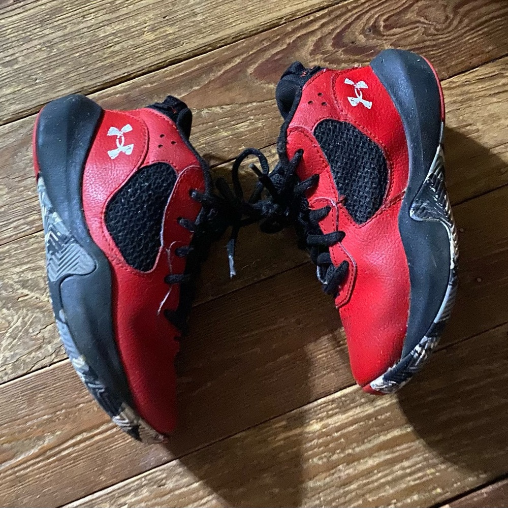 Under Armour Red Boys Sneakers